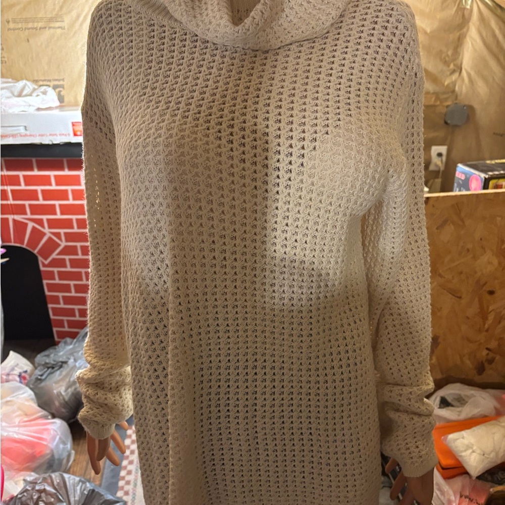 Women’s Elegant Cream Cowl Neck Sweater Size M